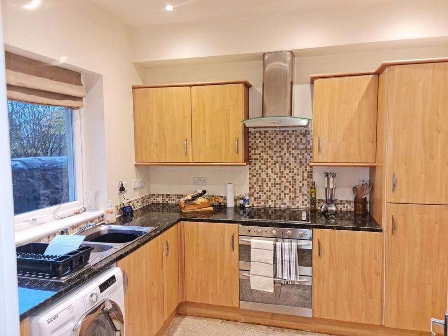 דירות Beith Comfortable 2 Bed Townhouse. Near To Amenities. מראה חיצוני תמונה